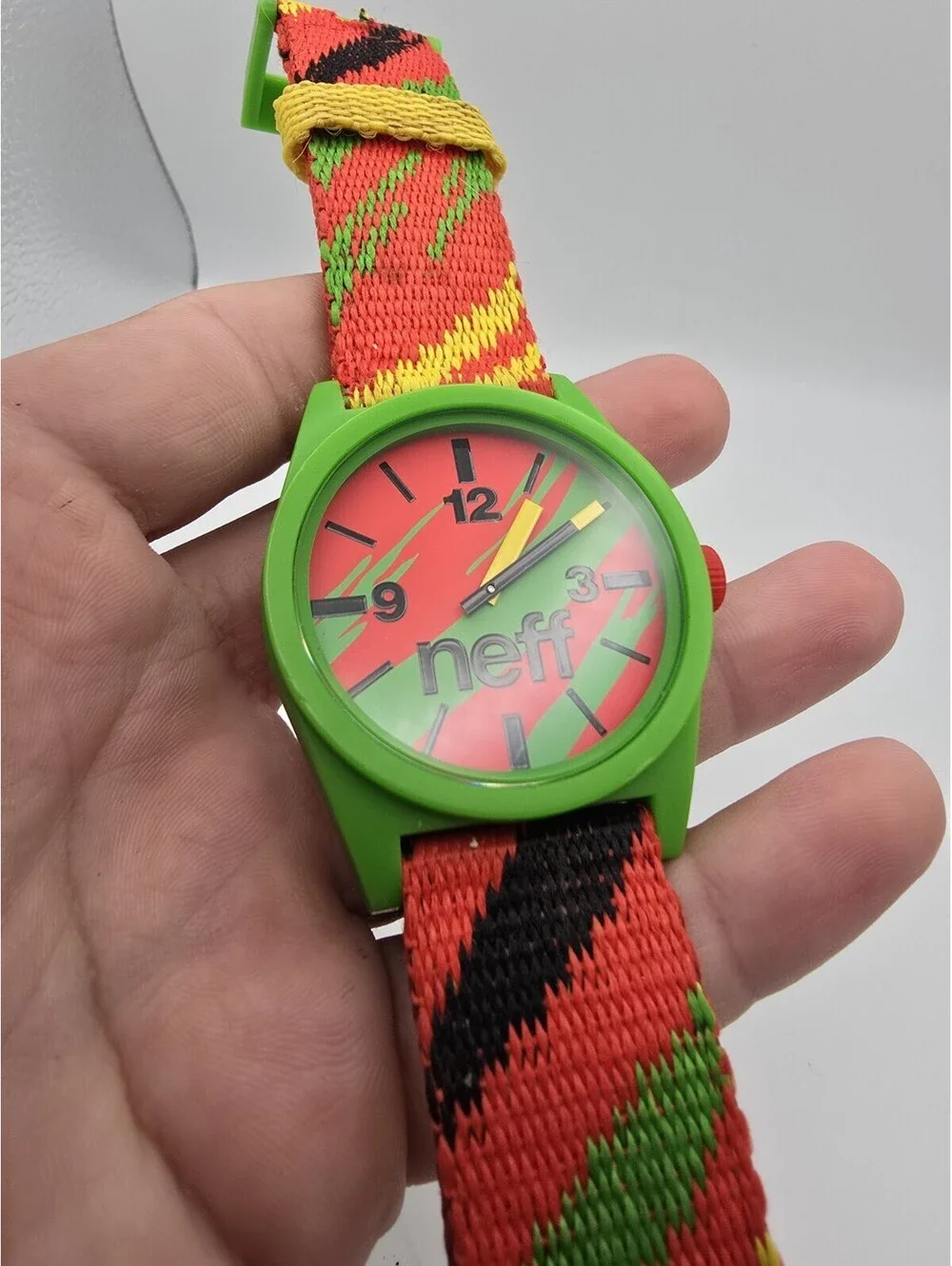 Neff Daily Quartz Analog Watch Green Plastic Case Red/Green Dial Nylon Strap 50m